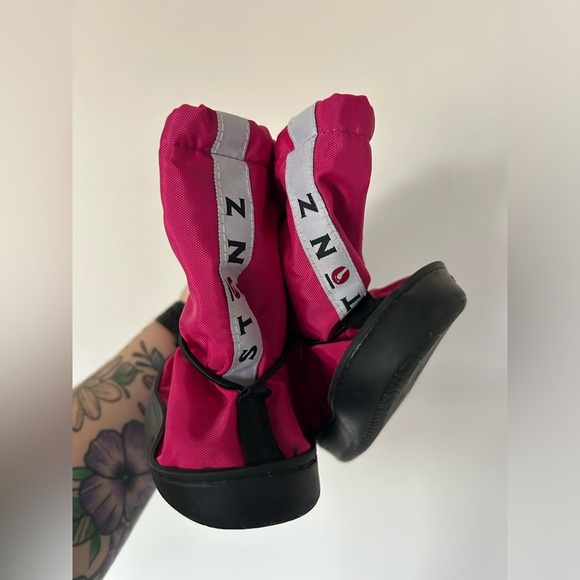 STONZ BABY AND TODDLER PINK WINTER BOOTIES Size large - Picture 4 of 7